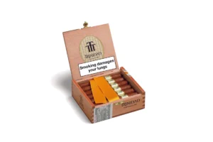 Trinidad Reyes Puro 12's FREESHOP